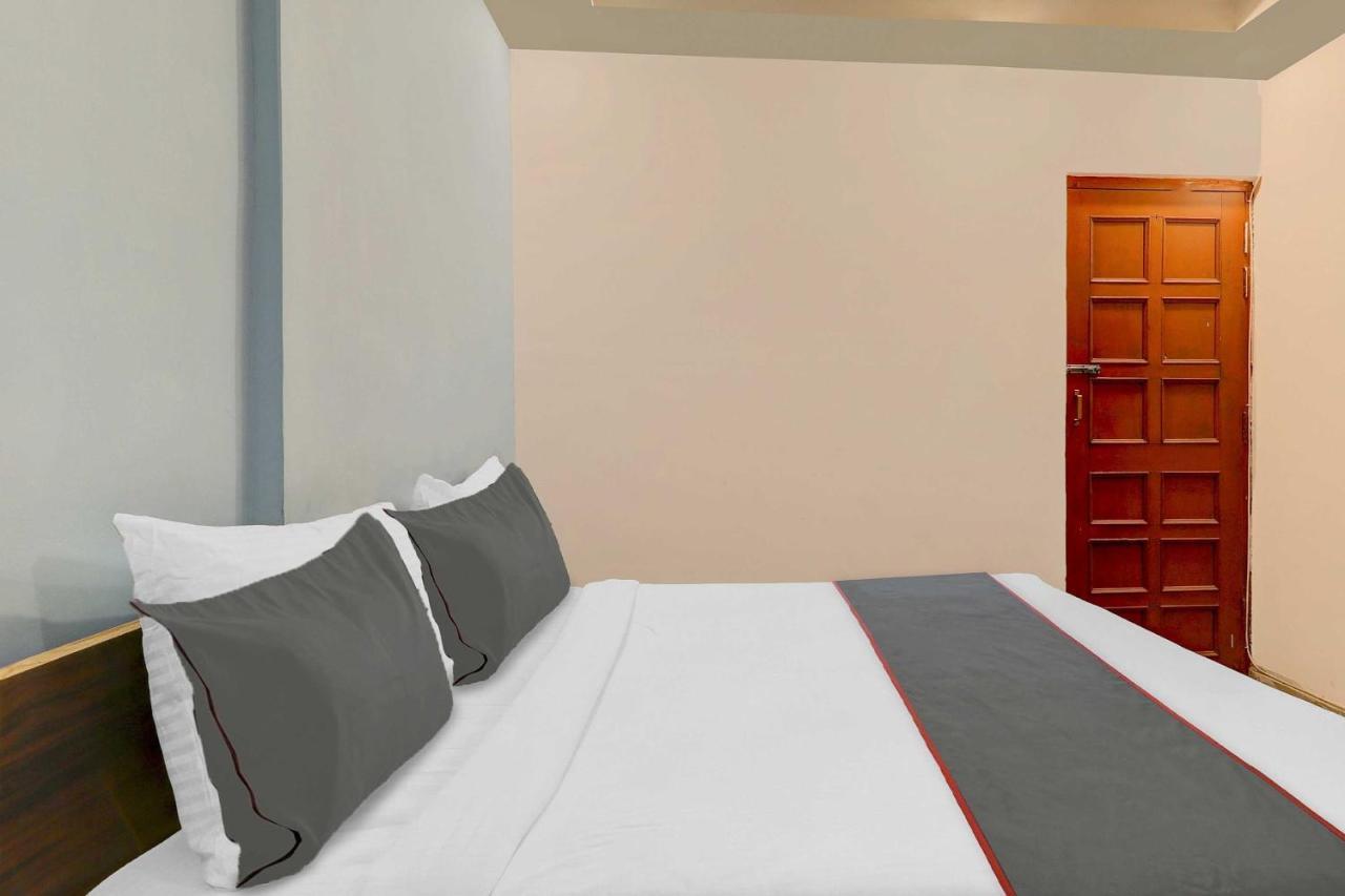 Hotel Collection O Premier Near Hazratganj