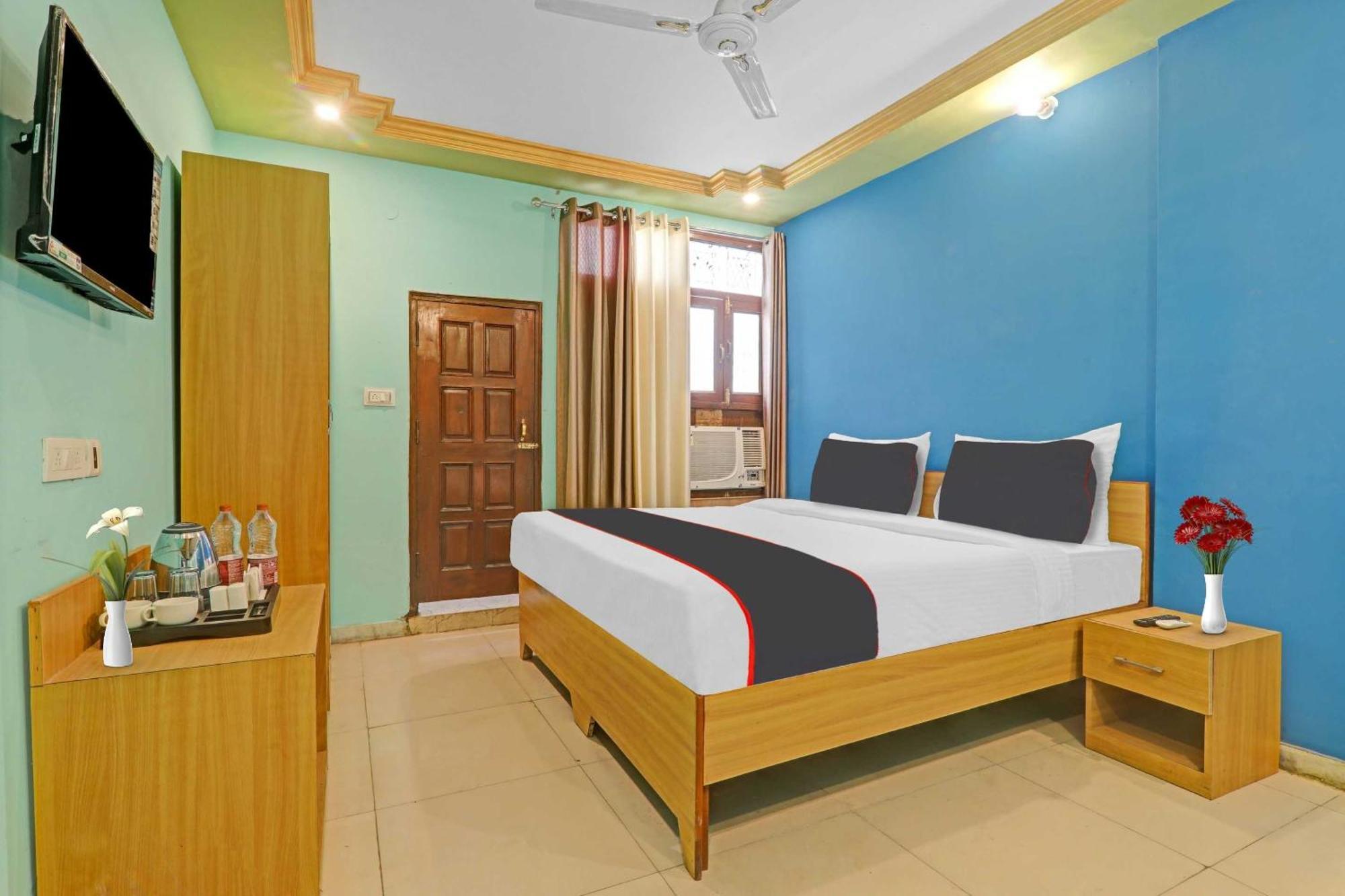 Hotel Collection O Premier Near Hazratganj Lucknow