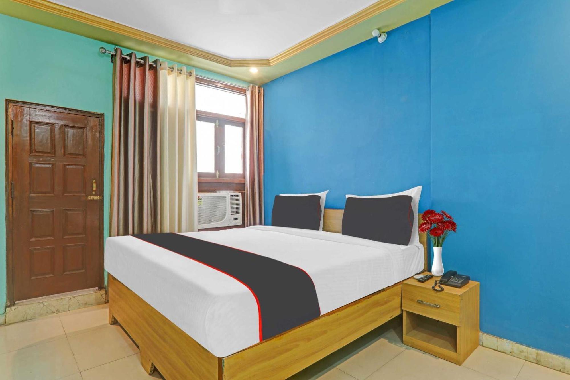 Collection O Premier Near Hazratganj 4* Lucknow