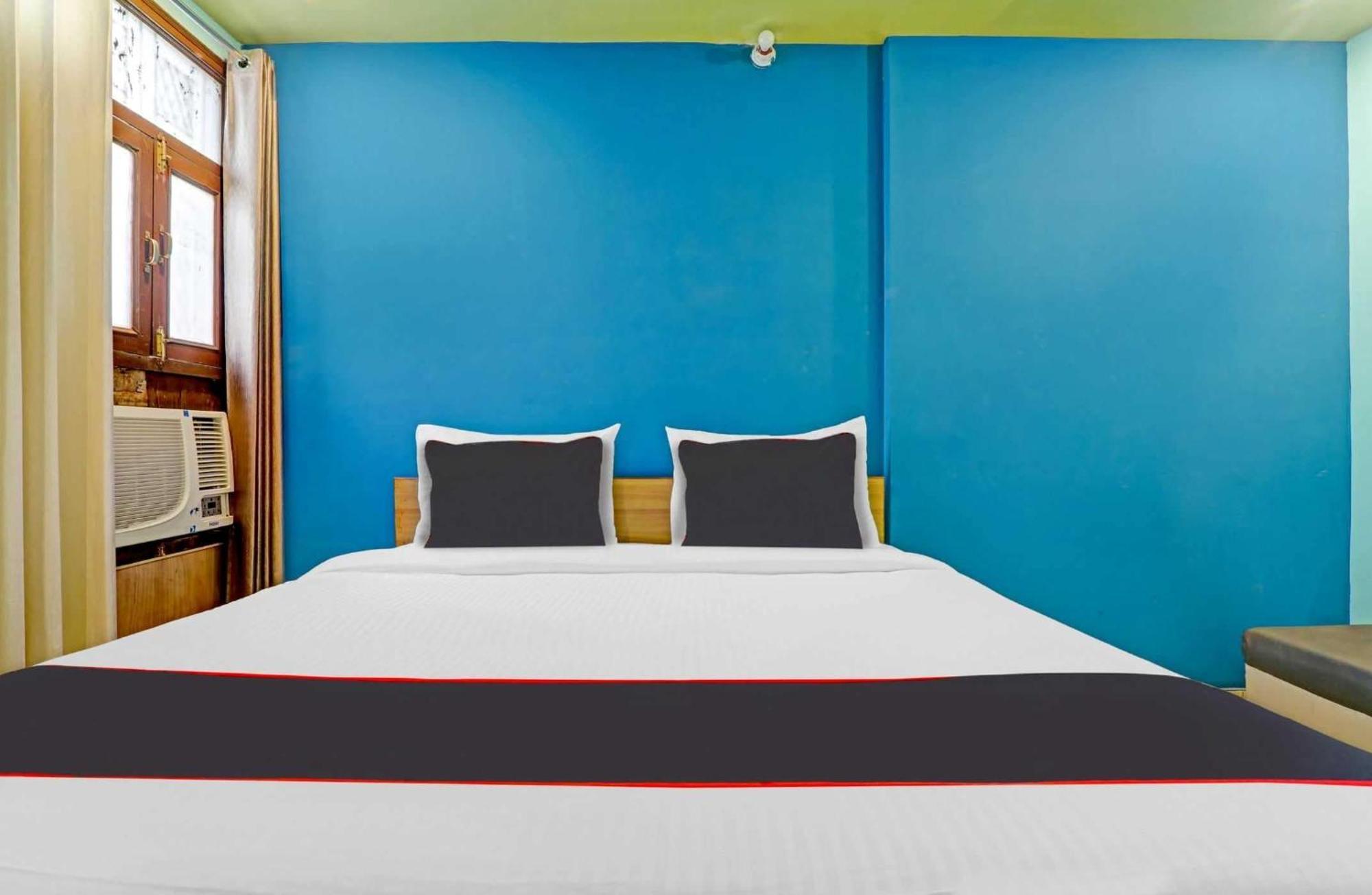 Collection O Premier Near Hazratganj Hotel 4*