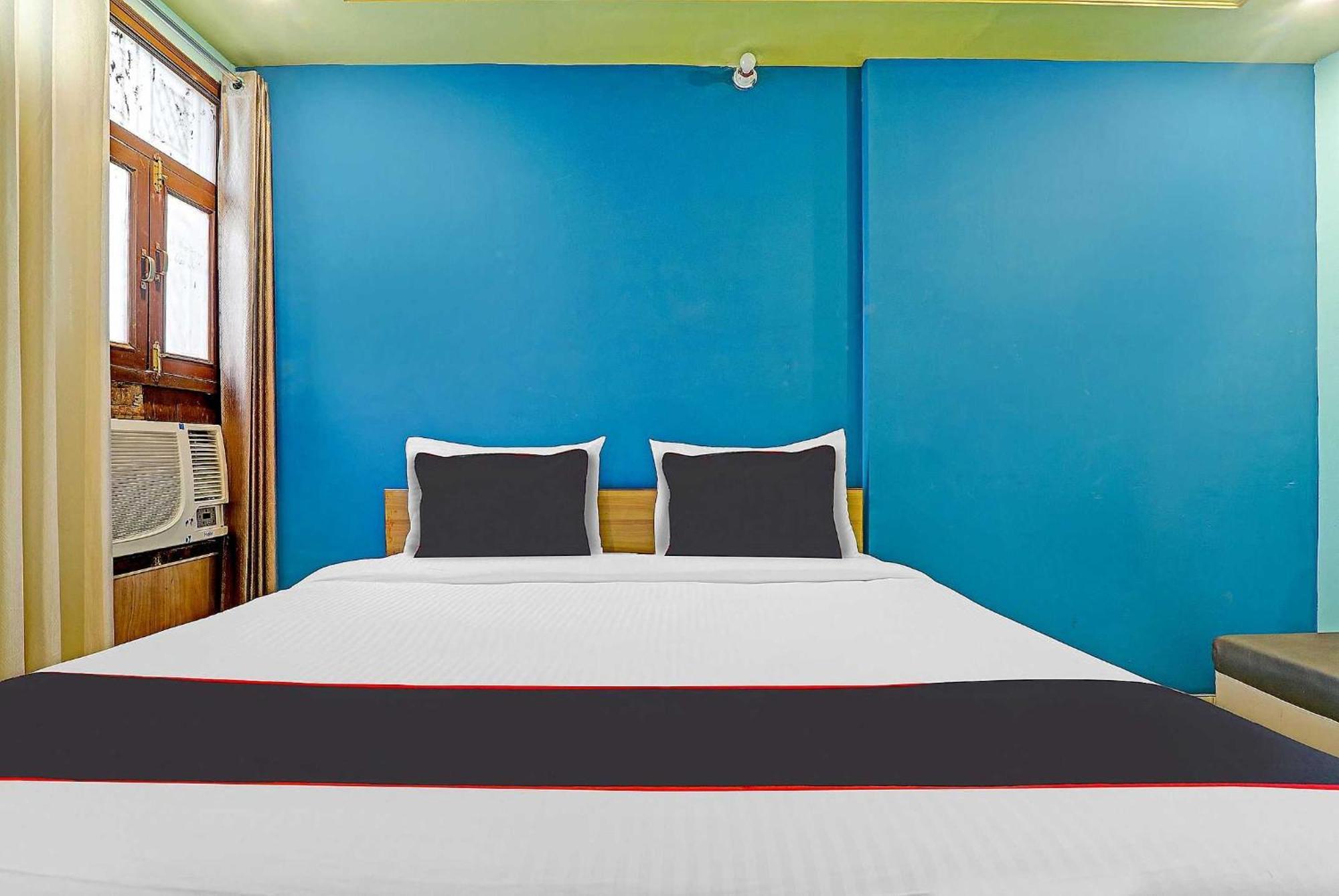 Hotel Collection O Premier Near Hazratganj