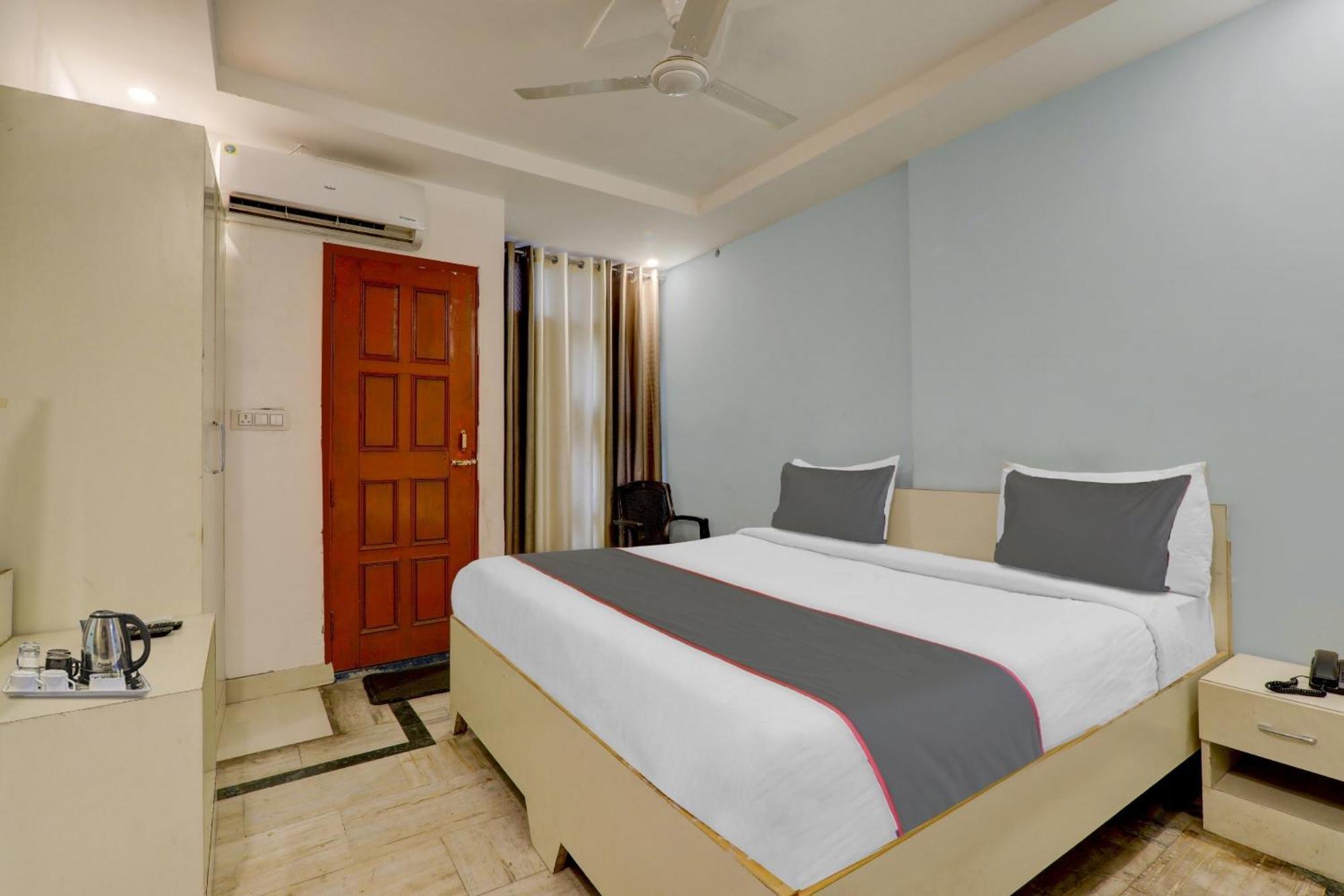 Collection O Premier Near Hazratganj Hotel Lucknow