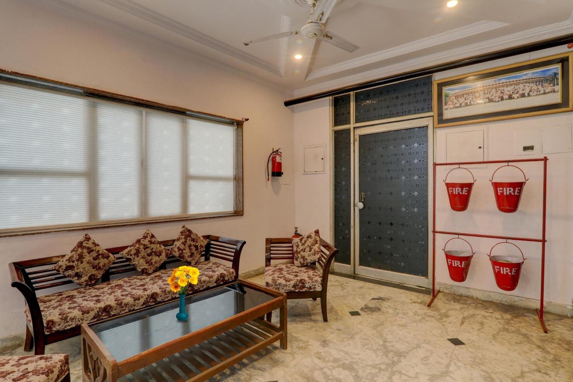 Collection O Premier Near Hazratganj Lucknow