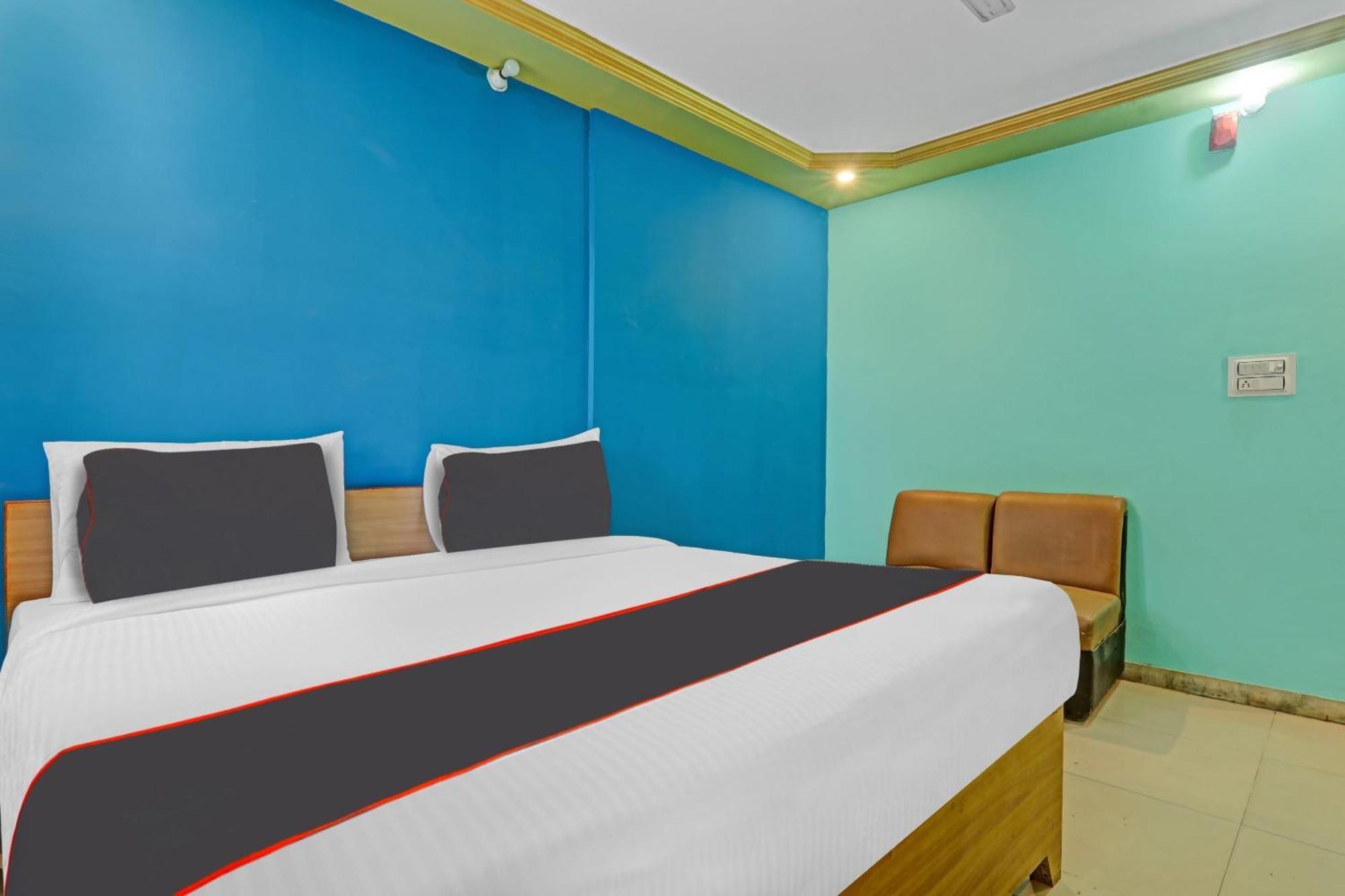 Collection O Premier Near Hazratganj 4* Lucknow