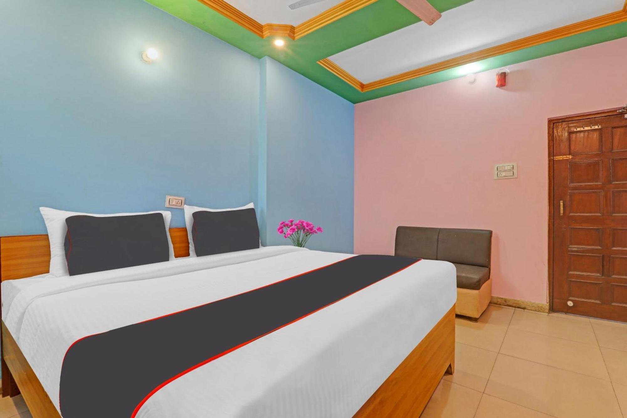 Hotel Collection O Premier Near Hazratganj Lucknow